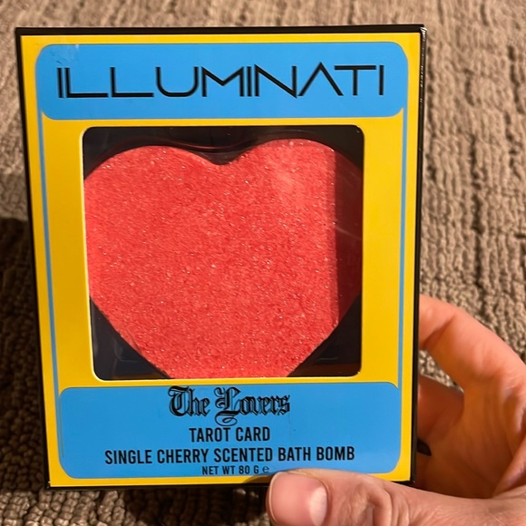 Heart shaped Valentines bath bomb NWT - Picture 1 of 3